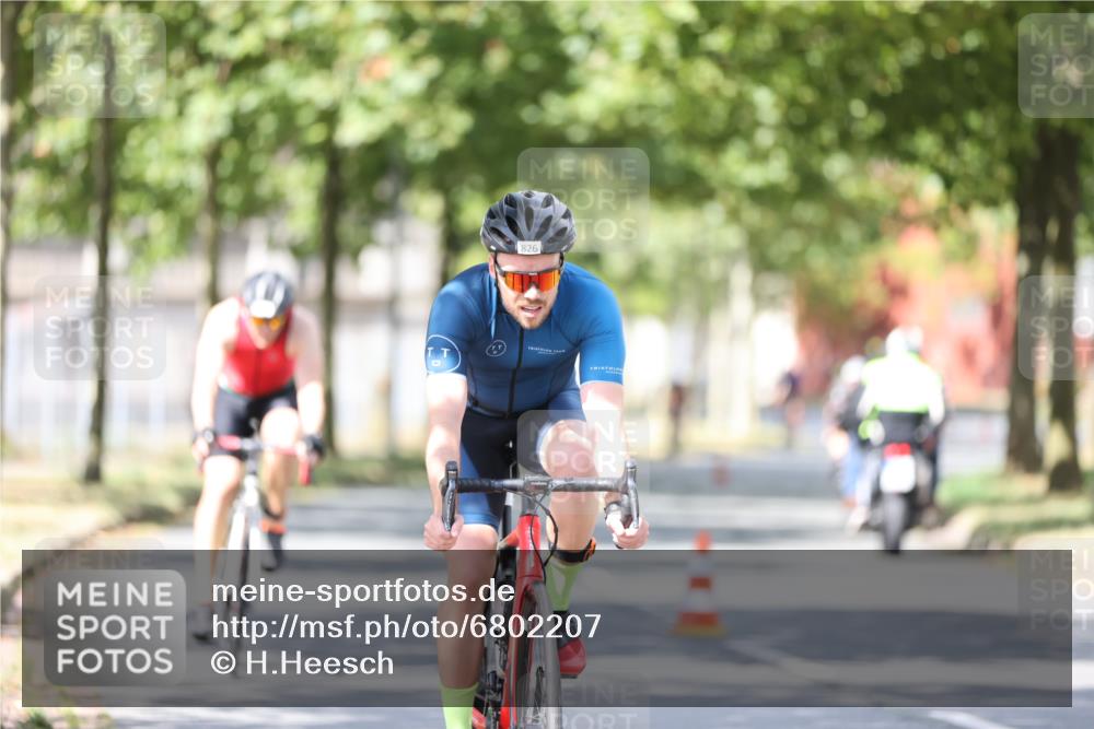 11.08.2024 - GEWOBA Citytriathlon Bremen H.Heesch http://msf.ph/oto/6802207 11.08.2024 12:03:24 Laufen  meine-sportfotos.de