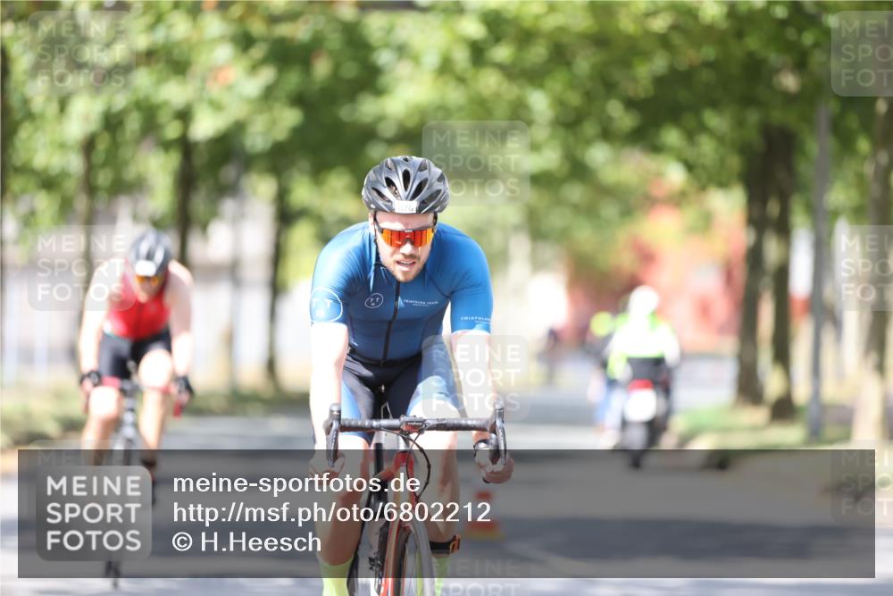 11.08.2024 - GEWOBA Citytriathlon Bremen H.Heesch http://msf.ph/oto/6802212 11.08.2024 12:03:24 Laufen  meine-sportfotos.de