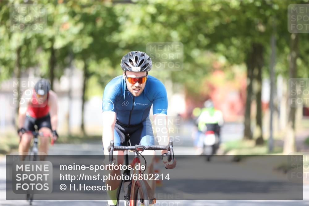 11.08.2024 - GEWOBA Citytriathlon Bremen H.Heesch http://msf.ph/oto/6802214 11.08.2024 12:03:24 Laufen  meine-sportfotos.de