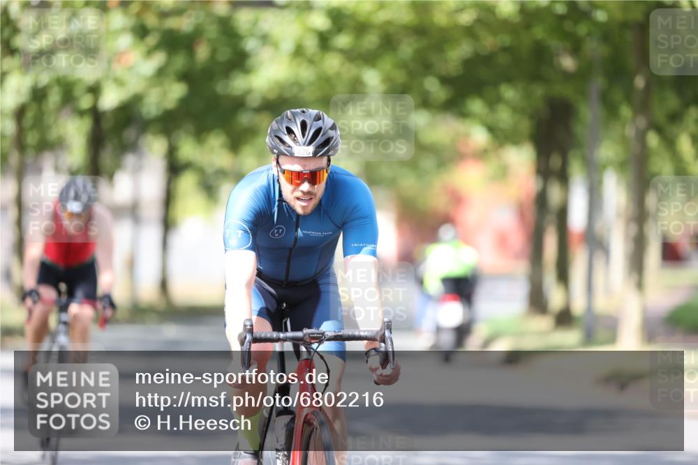 11.08.2024 - GEWOBA Citytriathlon Bremen H.Heesch http://msf.ph/oto/6802216 11.08.2024 12:03:24 Laufen  meine-sportfotos.de