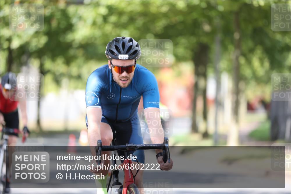 11.08.2024 - GEWOBA Citytriathlon Bremen H.Heesch http://msf.ph/oto/6802222 11.08.2024 12:03:24 Laufen  meine-sportfotos.de