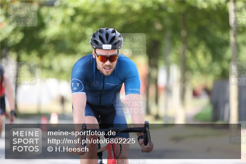 11.08.2024 - GEWOBA Citytriathlon Bremen H.Heesch http://msf.ph/oto/6802225 11.08.2024 12:03:25 Laufen  meine-sportfotos.de