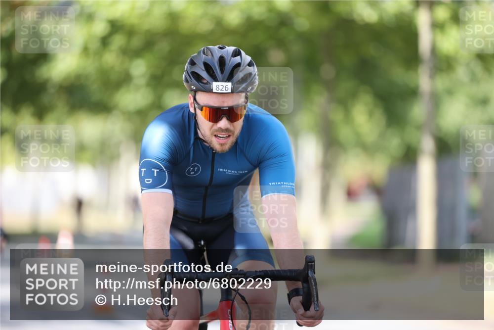 11.08.2024 - GEWOBA Citytriathlon Bremen H.Heesch http://msf.ph/oto/6802229 11.08.2024 12:03:25 Laufen  meine-sportfotos.de
