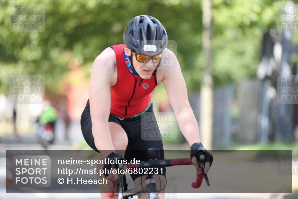 11.08.2024 - GEWOBA Citytriathlon Bremen H.Heesch http://msf.ph/oto/6802231 11.08.2024 12:03:26 Laufen  meine-sportfotos.de