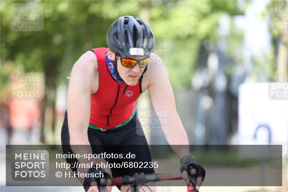 11.08.2024 - GEWOBA Citytriathlon Bremen H.Heesch http://msf.ph/oto/6802235 11.08.2024 12:03:26 Laufen  meine-sportfotos.de