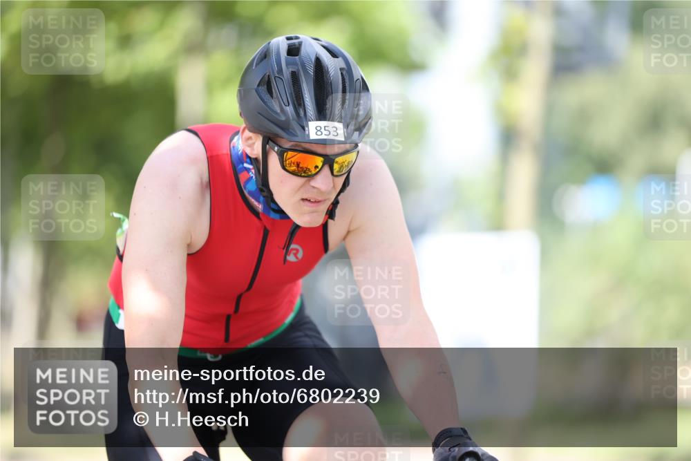 11.08.2024 - GEWOBA Citytriathlon Bremen H.Heesch http://msf.ph/oto/6802239 11.08.2024 12:03:26 Laufen  meine-sportfotos.de