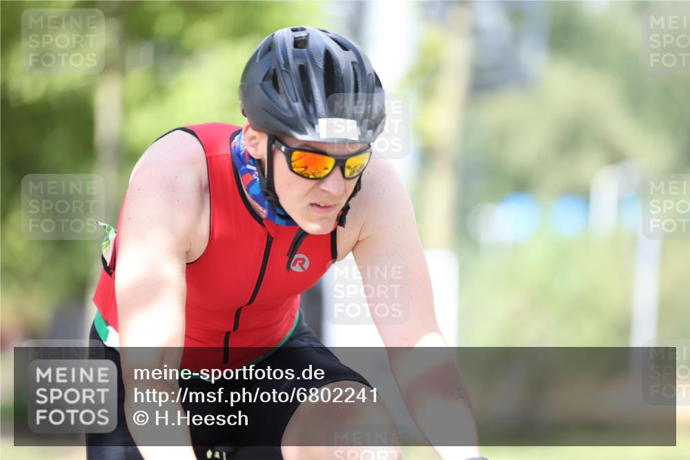 11.08.2024 - GEWOBA Citytriathlon Bremen H.Heesch http://msf.ph/oto/6802241 11.08.2024 12:03:26 Laufen  meine-sportfotos.de