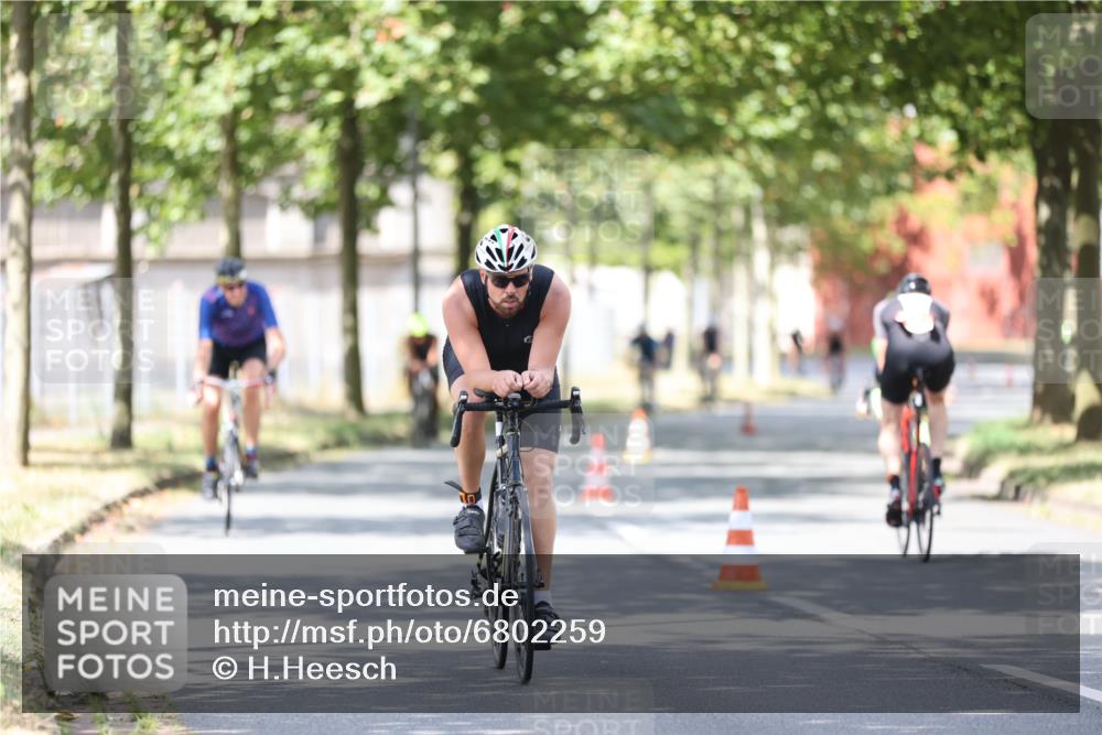 11.08.2024 - GEWOBA Citytriathlon Bremen H.Heesch http://msf.ph/oto/6802259 11.08.2024 12:03:32 Laufen  meine-sportfotos.de
