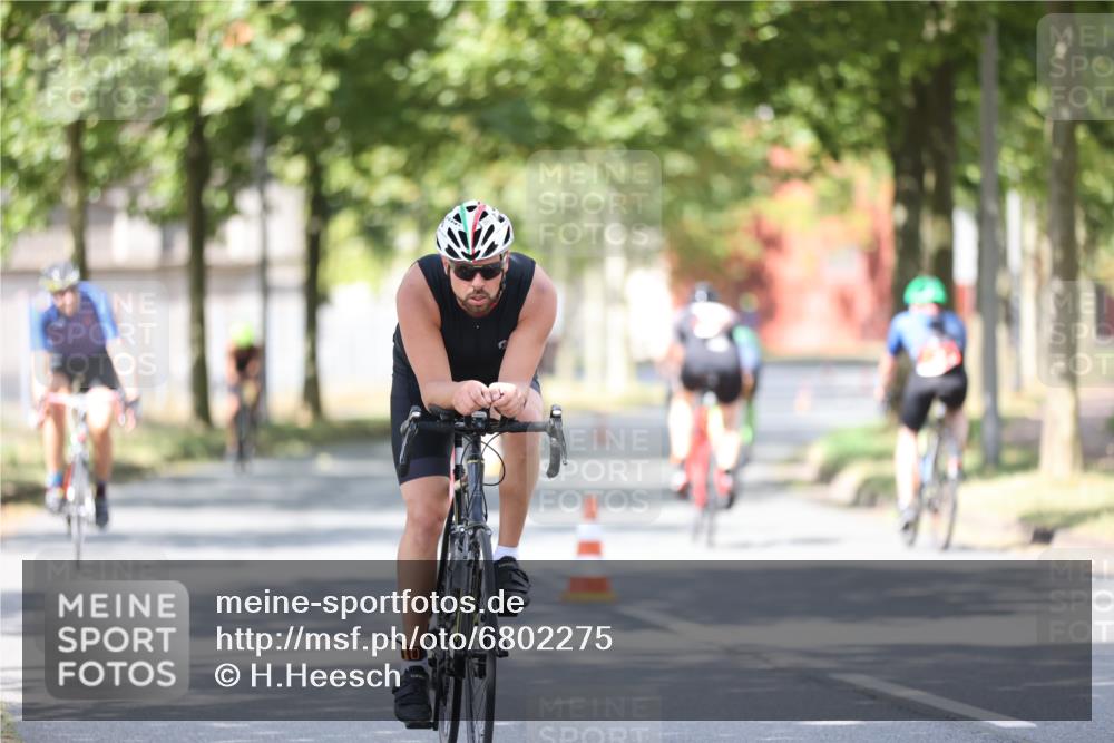 11.08.2024 - GEWOBA Citytriathlon Bremen H.Heesch http://msf.ph/oto/6802275 11.08.2024 12:03:32 Laufen  meine-sportfotos.de