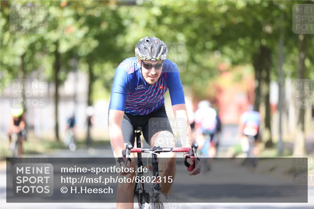 11.08.2024 - GEWOBA Citytriathlon Bremen H.Heesch http://msf.ph/oto/6802315 11.08.2024 12:03:35 Laufen  meine-sportfotos.de