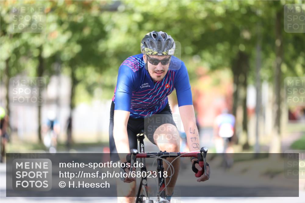 11.08.2024 - GEWOBA Citytriathlon Bremen H.Heesch http://msf.ph/oto/6802318 11.08.2024 12:03:35 Laufen  meine-sportfotos.de