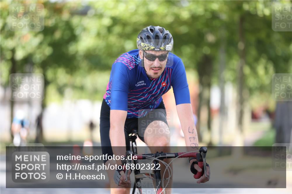 11.08.2024 - GEWOBA Citytriathlon Bremen H.Heesch http://msf.ph/oto/6802322 11.08.2024 12:03:35 Laufen  meine-sportfotos.de