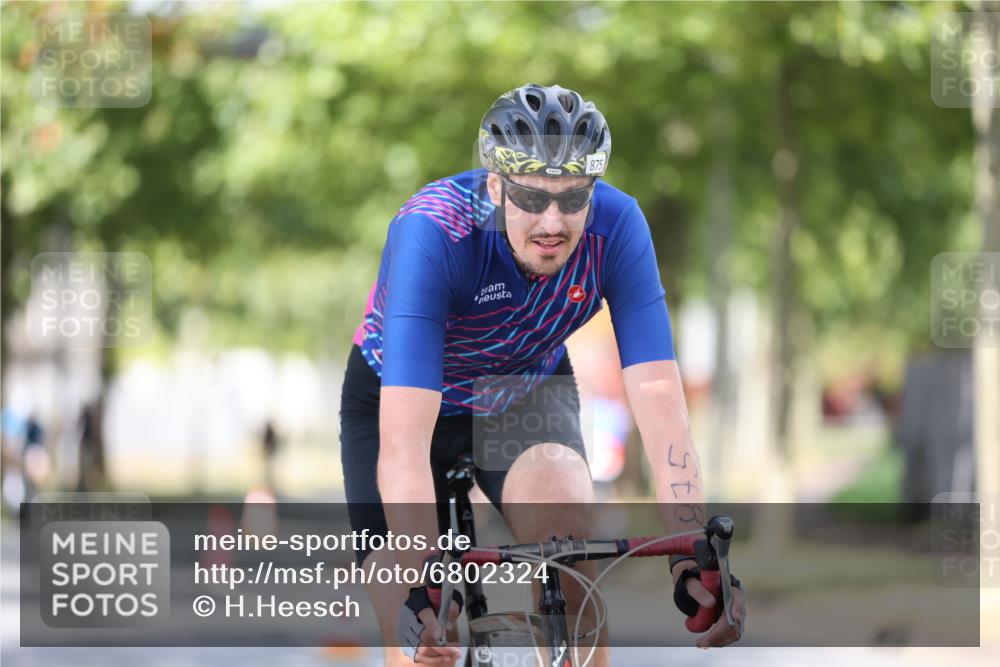 11.08.2024 - GEWOBA Citytriathlon Bremen H.Heesch http://msf.ph/oto/6802324 11.08.2024 12:03:35 Laufen  meine-sportfotos.de