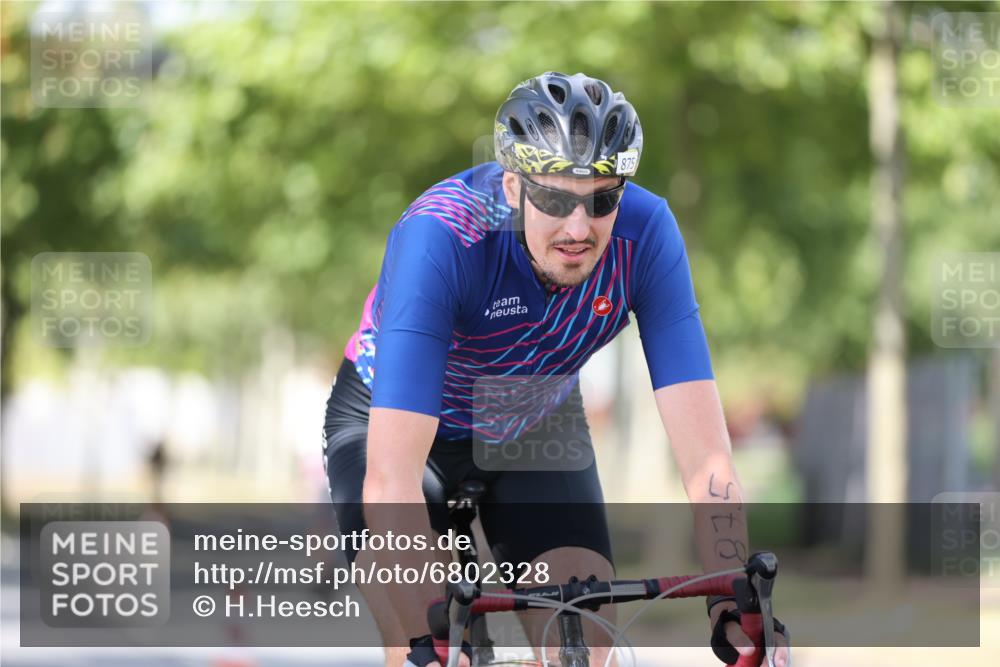 11.08.2024 - GEWOBA Citytriathlon Bremen H.Heesch http://msf.ph/oto/6802328 11.08.2024 12:03:35 Laufen  meine-sportfotos.de