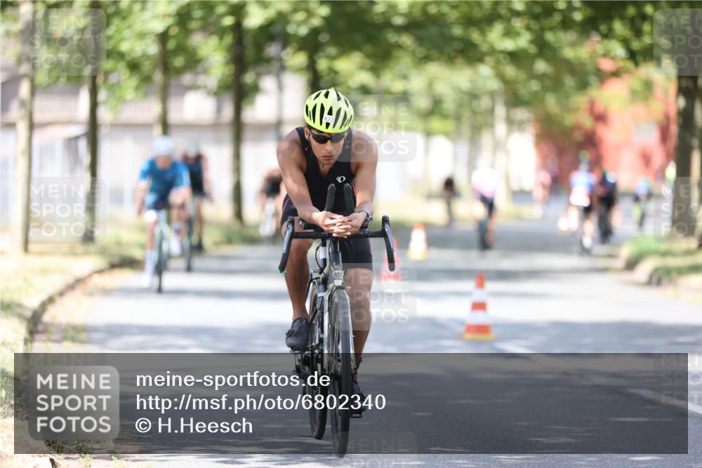 11.08.2024 - GEWOBA Citytriathlon Bremen H.Heesch http://msf.ph/oto/6802340 11.08.2024 12:03:38 Laufen  meine-sportfotos.de