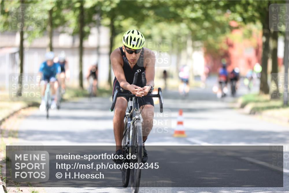 11.08.2024 - GEWOBA Citytriathlon Bremen H.Heesch http://msf.ph/oto/6802345 11.08.2024 12:03:38 Laufen  meine-sportfotos.de