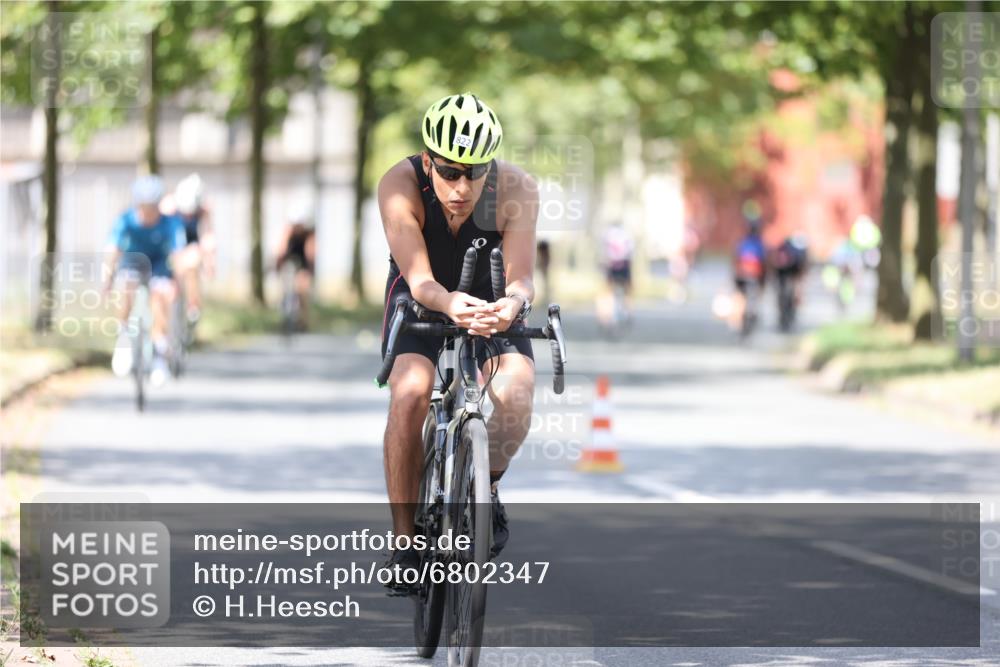 11.08.2024 - GEWOBA Citytriathlon Bremen H.Heesch http://msf.ph/oto/6802347 11.08.2024 12:03:38 Laufen  meine-sportfotos.de