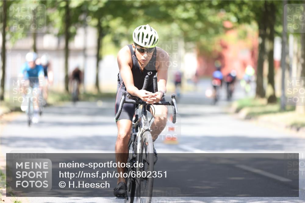 11.08.2024 - GEWOBA Citytriathlon Bremen H.Heesch http://msf.ph/oto/6802351 11.08.2024 12:03:38 Laufen  meine-sportfotos.de