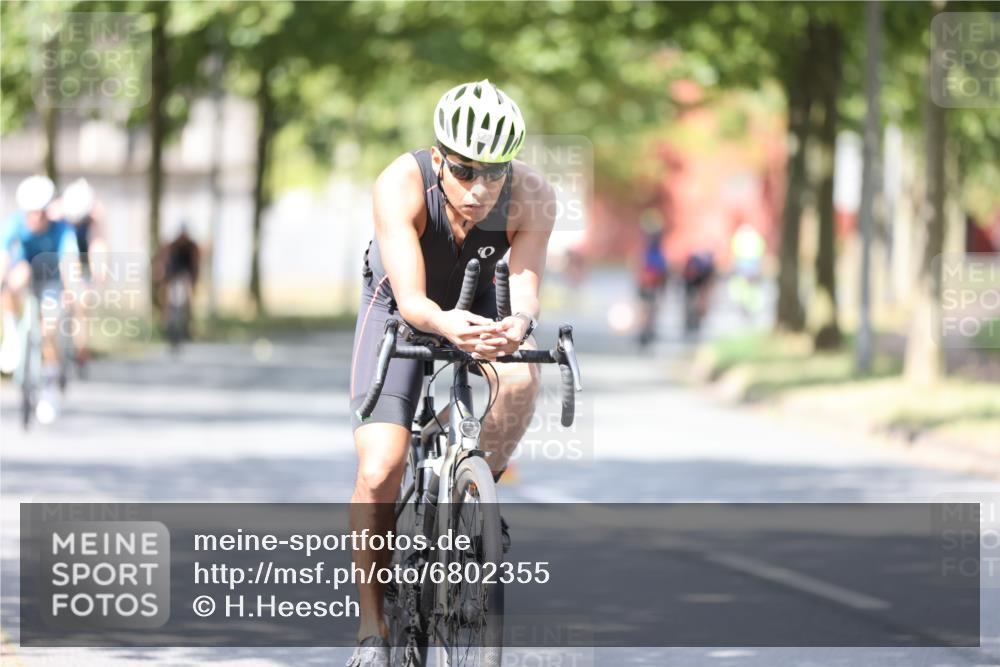 11.08.2024 - GEWOBA Citytriathlon Bremen H.Heesch http://msf.ph/oto/6802355 11.08.2024 12:03:38 Laufen  meine-sportfotos.de