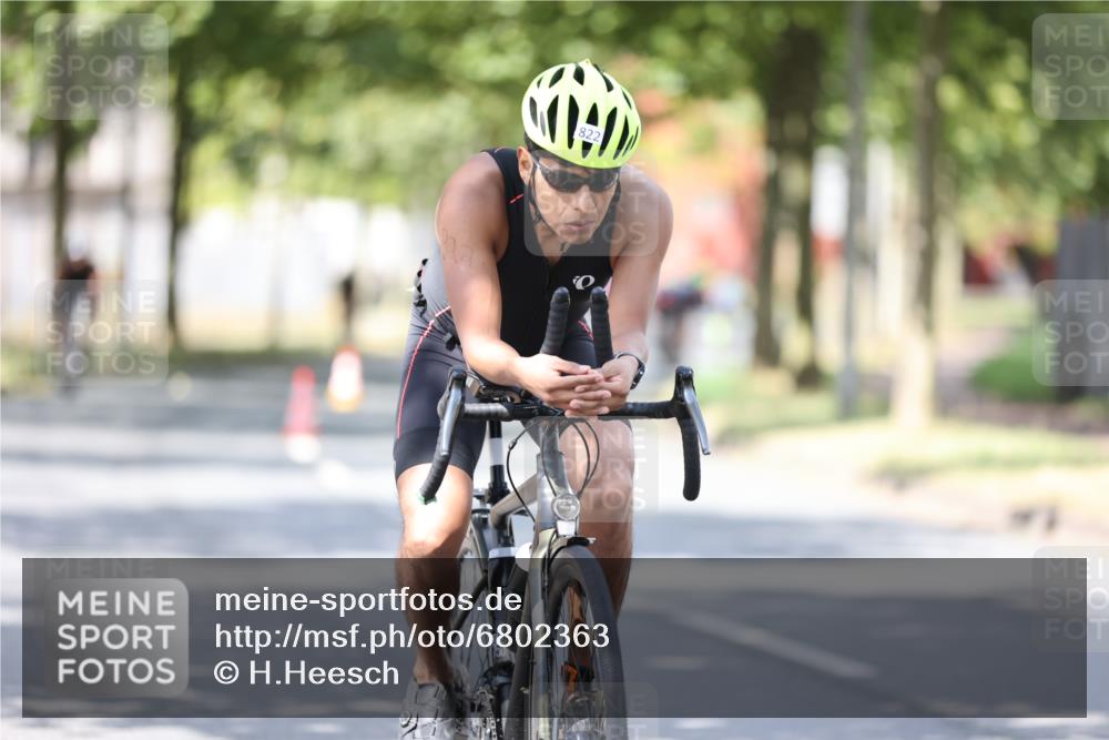 11.08.2024 - GEWOBA Citytriathlon Bremen H.Heesch http://msf.ph/oto/6802363 11.08.2024 12:03:38 Laufen  meine-sportfotos.de