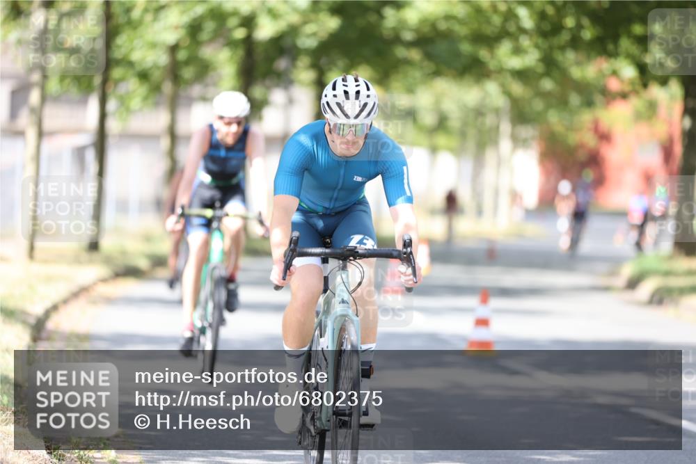 11.08.2024 - GEWOBA Citytriathlon Bremen H.Heesch http://msf.ph/oto/6802375 11.08.2024 12:03:40 Laufen  meine-sportfotos.de