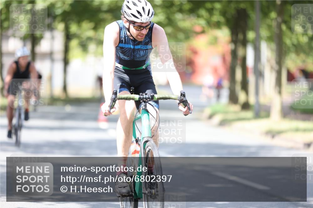 11.08.2024 - GEWOBA Citytriathlon Bremen H.Heesch http://msf.ph/oto/6802397 11.08.2024 12:03:41 Laufen  meine-sportfotos.de