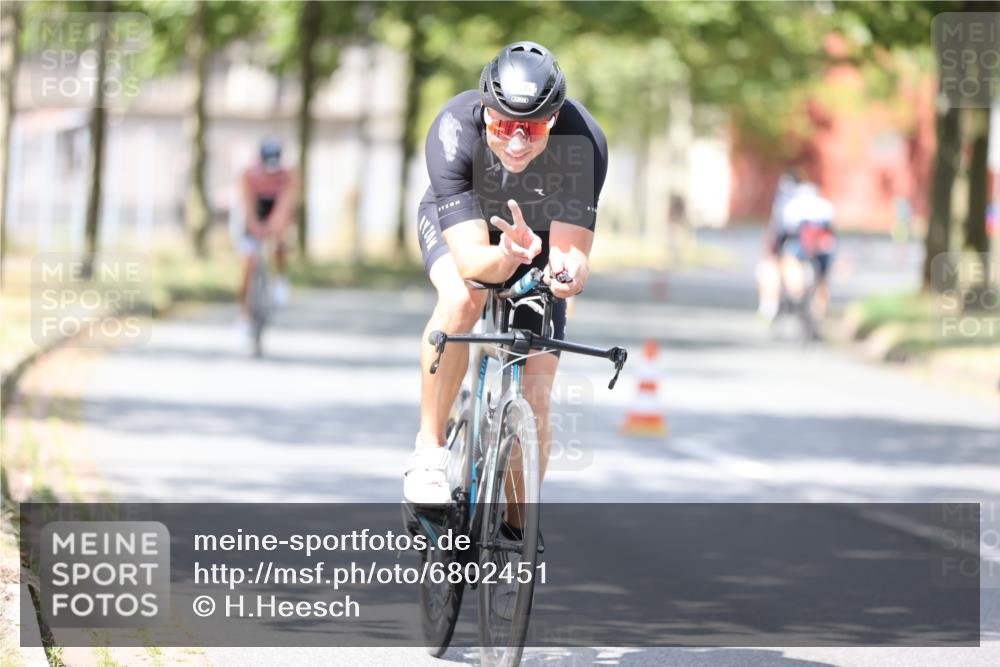 11.08.2024 - GEWOBA Citytriathlon Bremen H.Heesch http://msf.ph/oto/6802451 11.08.2024 12:03:45 Laufen  meine-sportfotos.de