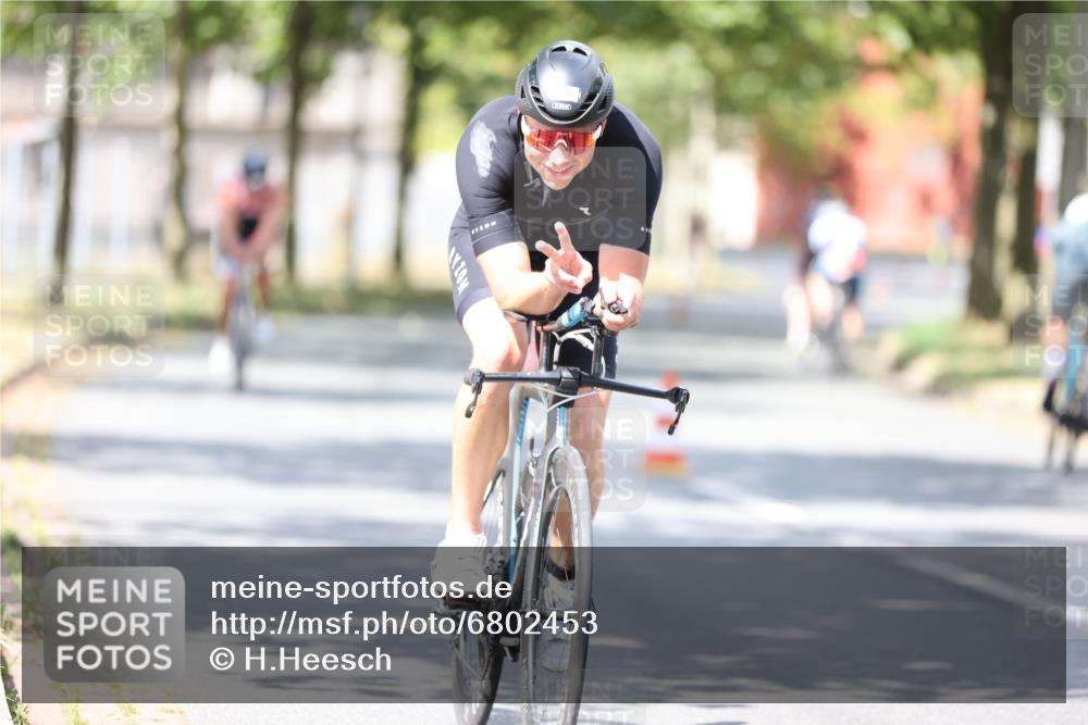 11.08.2024 - GEWOBA Citytriathlon Bremen H.Heesch http://msf.ph/oto/6802453 11.08.2024 12:03:46 Laufen  meine-sportfotos.de