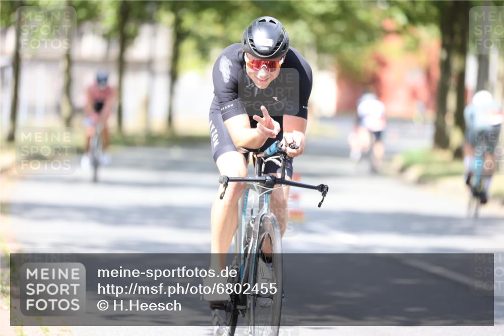 11.08.2024 - GEWOBA Citytriathlon Bremen H.Heesch http://msf.ph/oto/6802455 11.08.2024 12:03:46 Laufen  meine-sportfotos.de