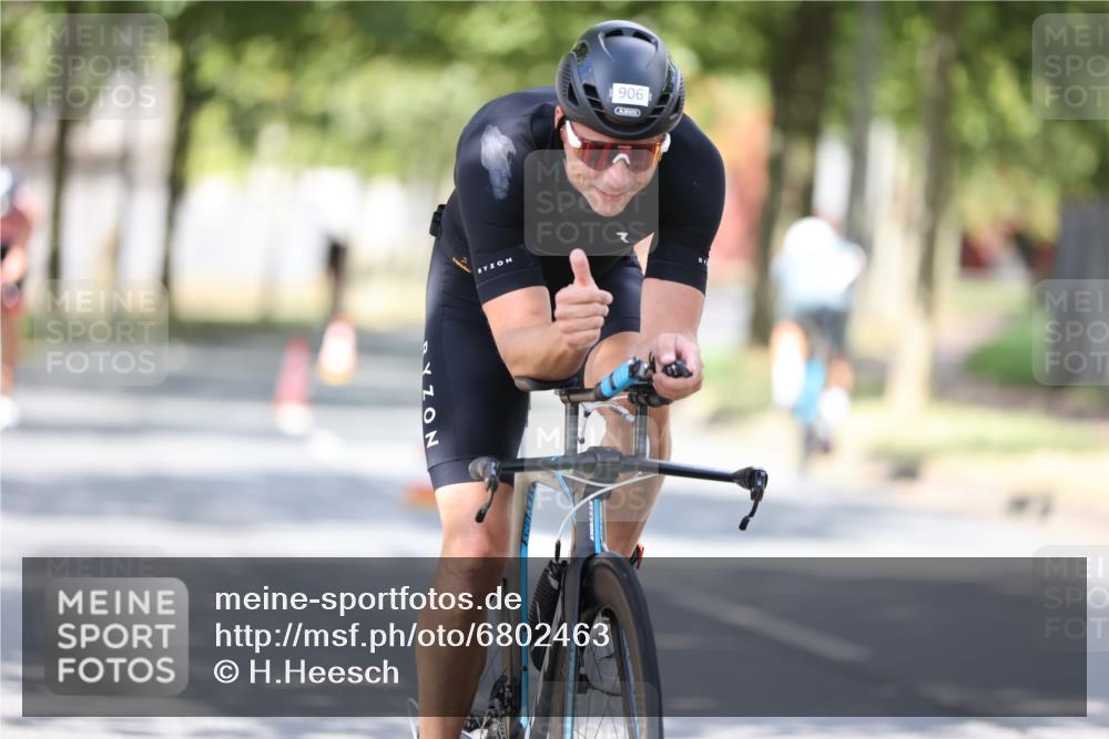 11.08.2024 - GEWOBA Citytriathlon Bremen H.Heesch http://msf.ph/oto/6802463 11.08.2024 12:03:46 Laufen  meine-sportfotos.de