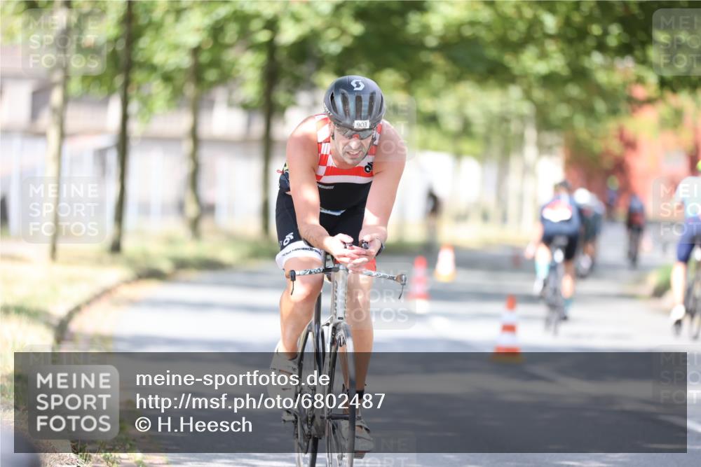 11.08.2024 - GEWOBA Citytriathlon Bremen H.Heesch http://msf.ph/oto/6802487 11.08.2024 12:03:48 Laufen  meine-sportfotos.de