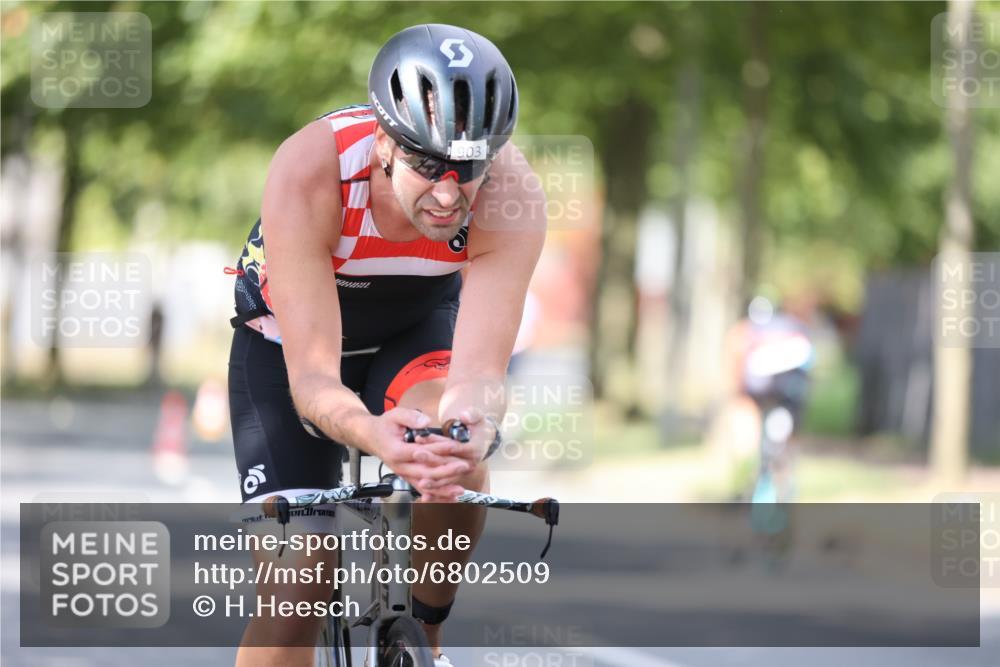 11.08.2024 - GEWOBA Citytriathlon Bremen H.Heesch http://msf.ph/oto/6802509 11.08.2024 12:03:49 Laufen  meine-sportfotos.de