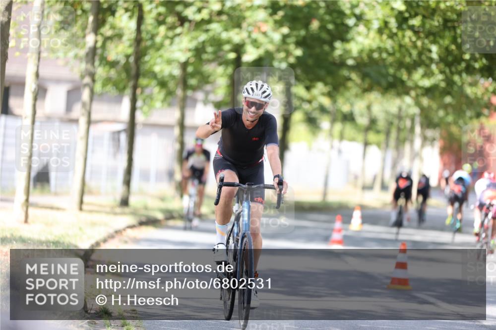 11.08.2024 - GEWOBA Citytriathlon Bremen H.Heesch http://msf.ph/oto/6802531 11.08.2024 12:03:52 Laufen  meine-sportfotos.de