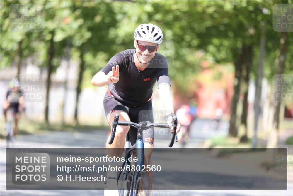 11.08.2024 - GEWOBA Citytriathlon Bremen H.Heesch http://msf.ph/oto/6802560 11.08.2024 12:03:53 Laufen  meine-sportfotos.de