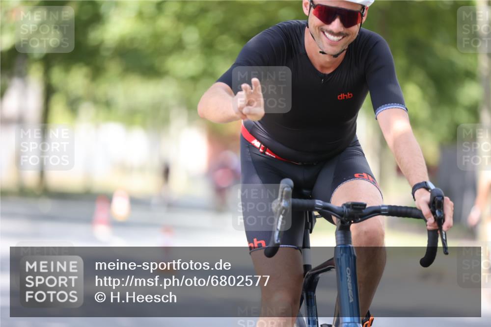 11.08.2024 - GEWOBA Citytriathlon Bremen H.Heesch http://msf.ph/oto/6802577 11.08.2024 12:03:53 Laufen  meine-sportfotos.de