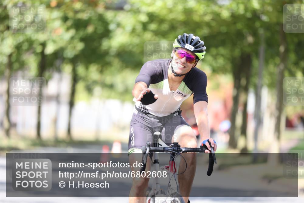 11.08.2024 - GEWOBA Citytriathlon Bremen H.Heesch http://msf.ph/oto/6802608 11.08.2024 12:03:56 Laufen  meine-sportfotos.de