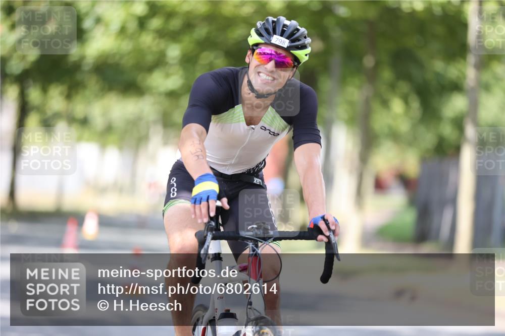 11.08.2024 - GEWOBA Citytriathlon Bremen H.Heesch http://msf.ph/oto/6802614 11.08.2024 12:03:56 Laufen  meine-sportfotos.de