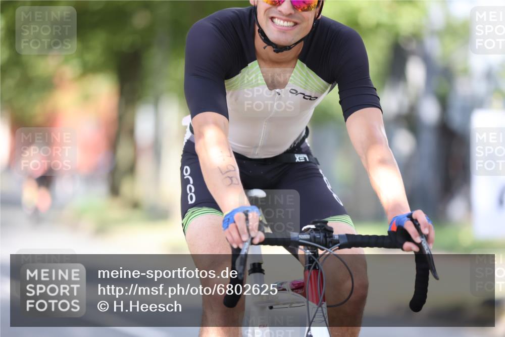 11.08.2024 - GEWOBA Citytriathlon Bremen H.Heesch http://msf.ph/oto/6802625 11.08.2024 12:03:56 Laufen  meine-sportfotos.de