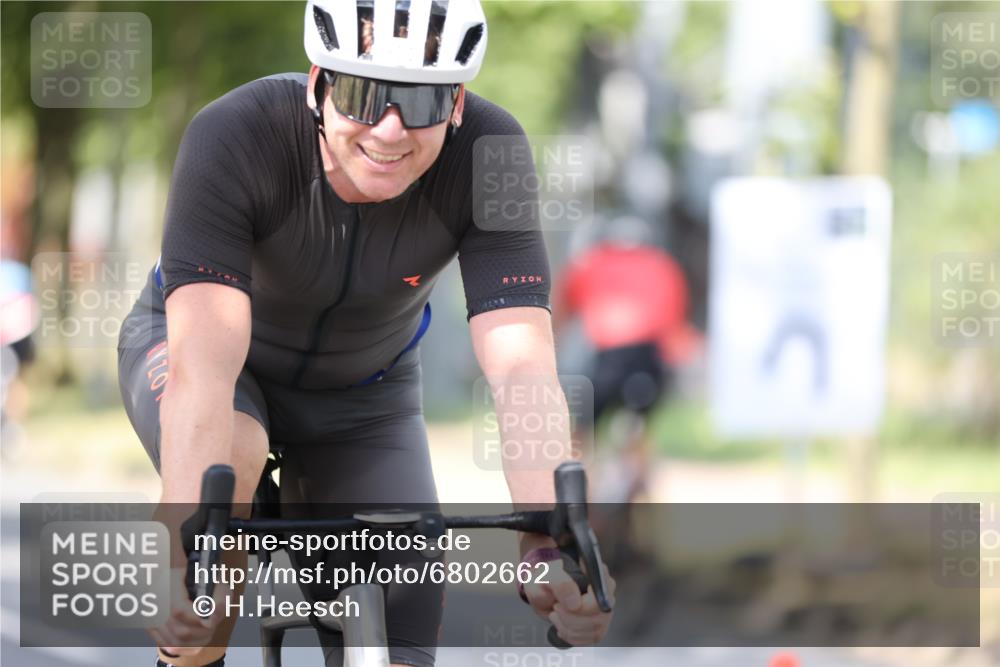 11.08.2024 - GEWOBA Citytriathlon Bremen H.Heesch http://msf.ph/oto/6802662 11.08.2024 12:04:05 Laufen  meine-sportfotos.de