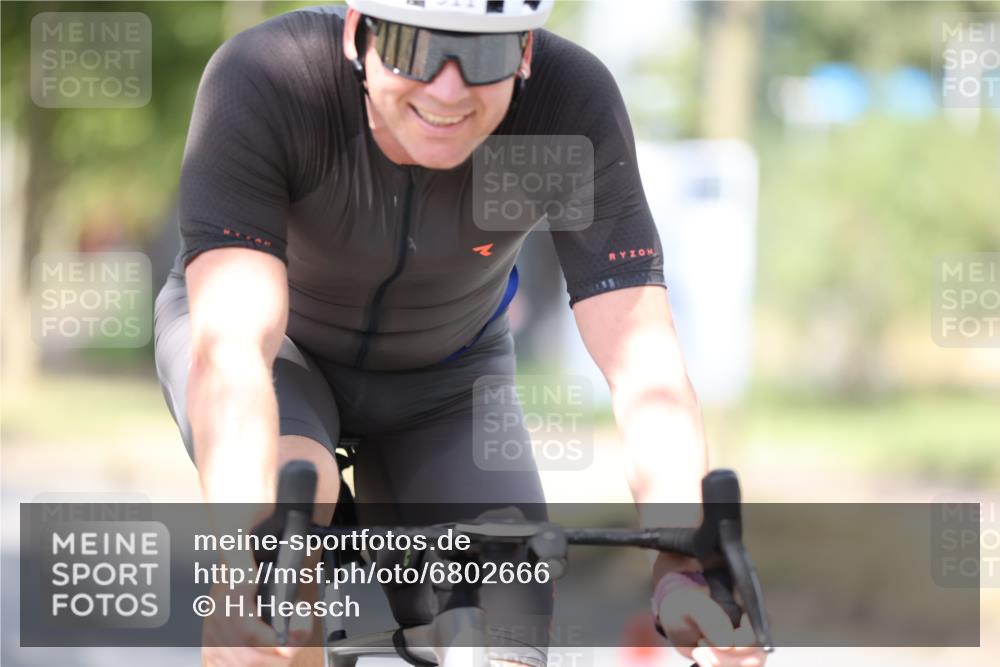 11.08.2024 - GEWOBA Citytriathlon Bremen H.Heesch http://msf.ph/oto/6802666 11.08.2024 12:04:06 Laufen  meine-sportfotos.de