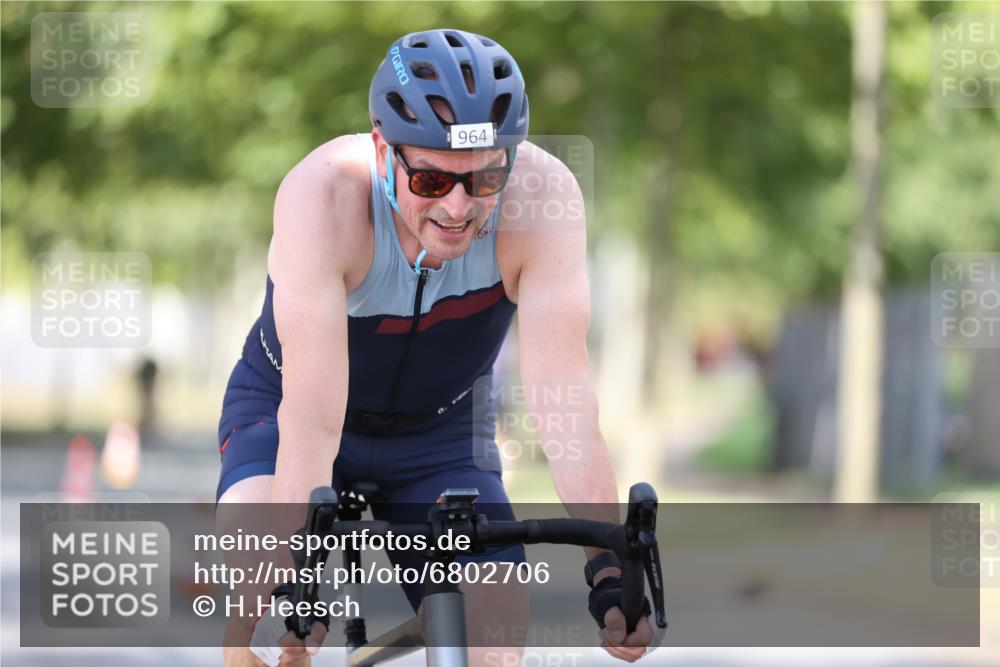 11.08.2024 - GEWOBA Citytriathlon Bremen H.Heesch http://msf.ph/oto/6802706 11.08.2024 12:04:10 Laufen  meine-sportfotos.de