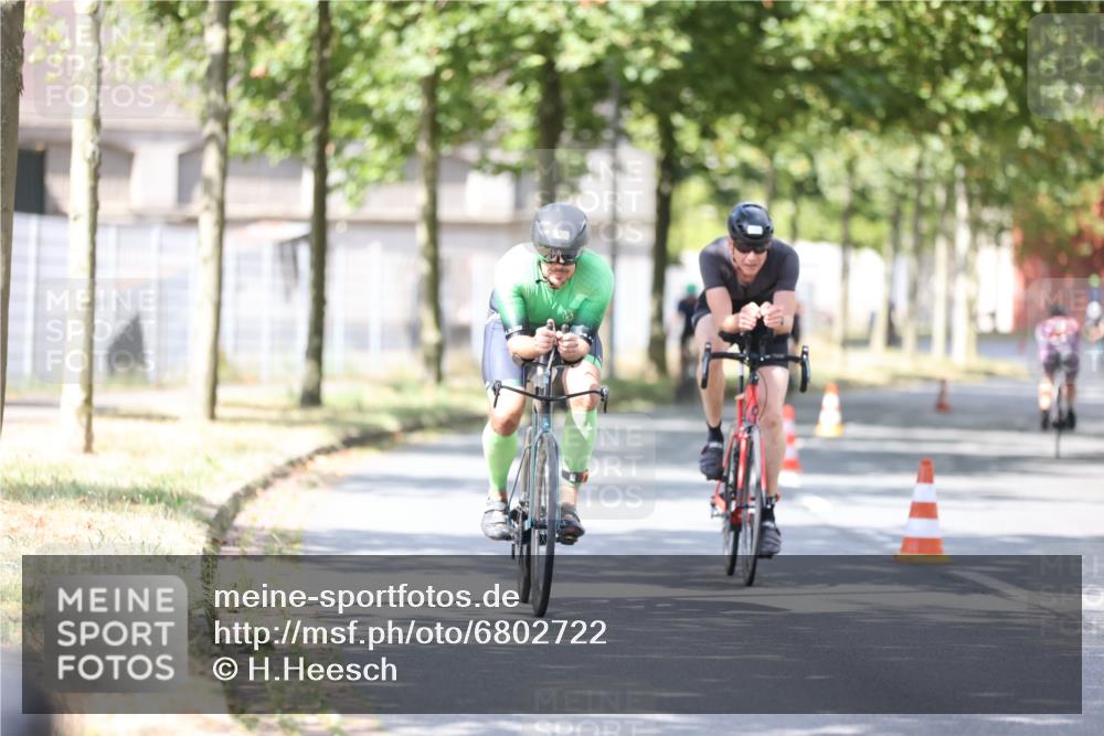 11.08.2024 - GEWOBA Citytriathlon Bremen H.Heesch http://msf.ph/oto/6802722 11.08.2024 12:04:16 Laufen  meine-sportfotos.de