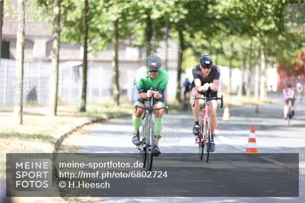 11.08.2024 - GEWOBA Citytriathlon Bremen H.Heesch http://msf.ph/oto/6802724 11.08.2024 12:04:16 Laufen  meine-sportfotos.de