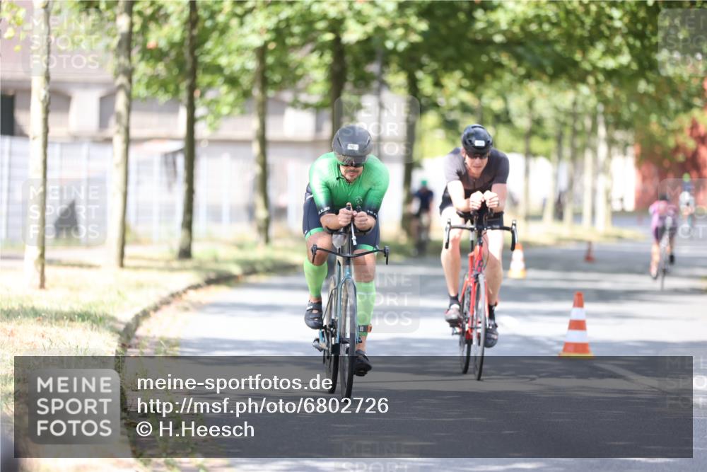 11.08.2024 - GEWOBA Citytriathlon Bremen H.Heesch http://msf.ph/oto/6802726 11.08.2024 12:04:16 Laufen  meine-sportfotos.de
