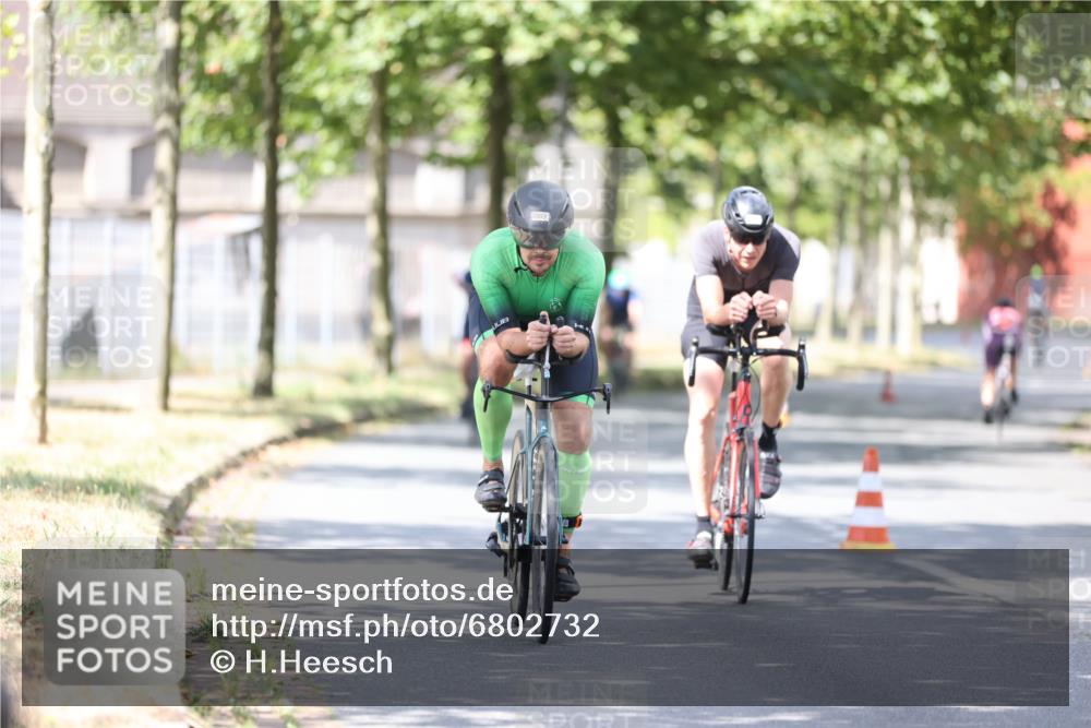 11.08.2024 - GEWOBA Citytriathlon Bremen H.Heesch http://msf.ph/oto/6802732 11.08.2024 12:04:17 Laufen  meine-sportfotos.de
