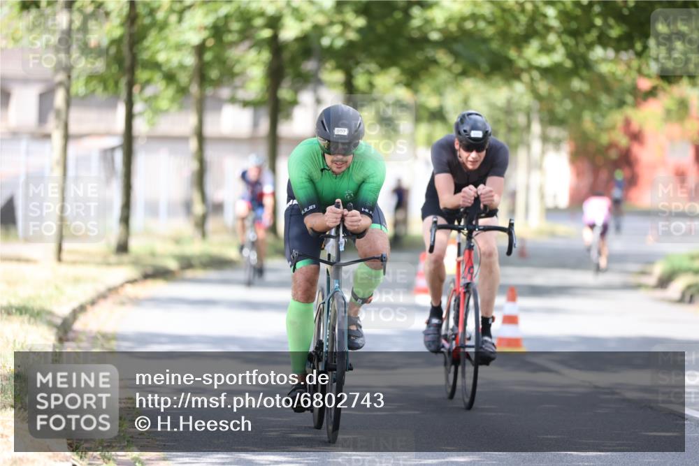 11.08.2024 - GEWOBA Citytriathlon Bremen H.Heesch http://msf.ph/oto/6802743 11.08.2024 12:04:17 Laufen  meine-sportfotos.de