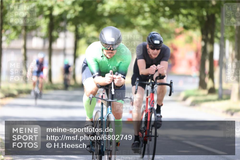 11.08.2024 - GEWOBA Citytriathlon Bremen H.Heesch http://msf.ph/oto/6802749 11.08.2024 12:04:17 Laufen  meine-sportfotos.de