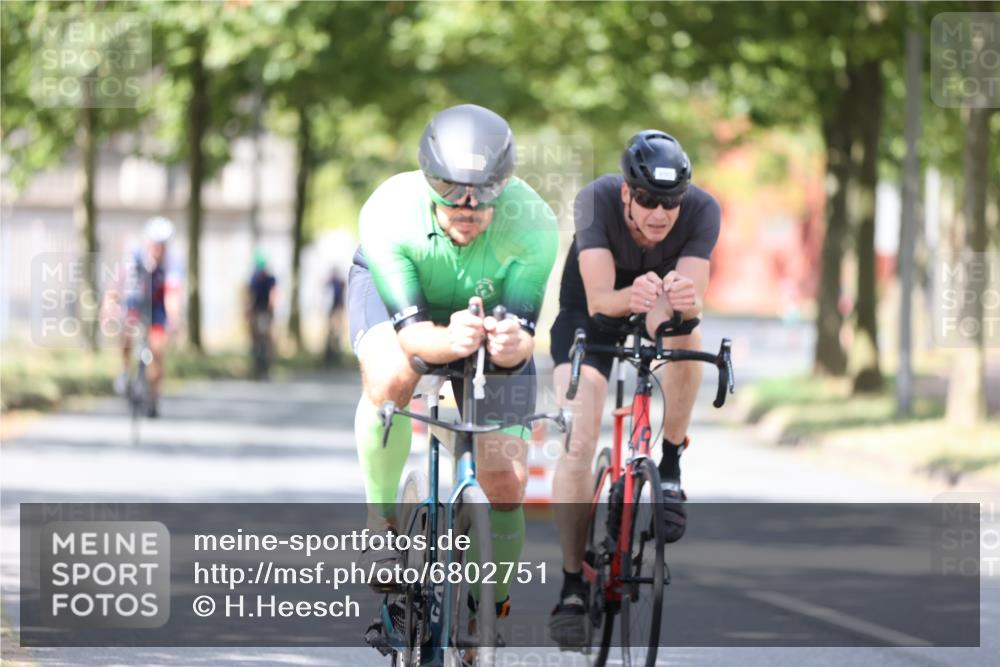 11.08.2024 - GEWOBA Citytriathlon Bremen H.Heesch http://msf.ph/oto/6802751 11.08.2024 12:04:17 Laufen  meine-sportfotos.de