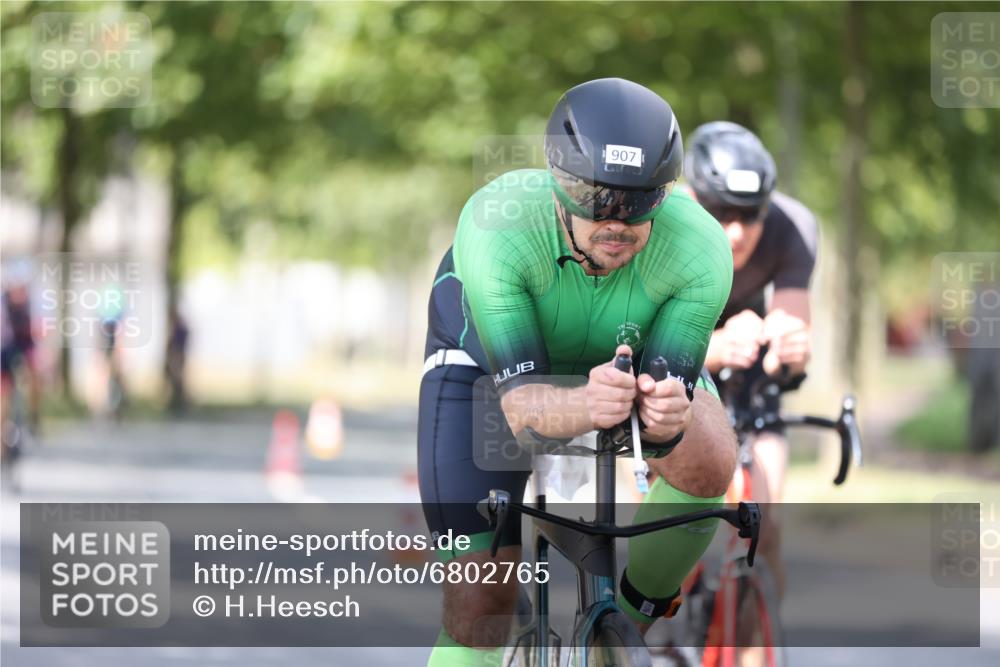 11.08.2024 - GEWOBA Citytriathlon Bremen H.Heesch http://msf.ph/oto/6802765 11.08.2024 12:04:18 Laufen  meine-sportfotos.de