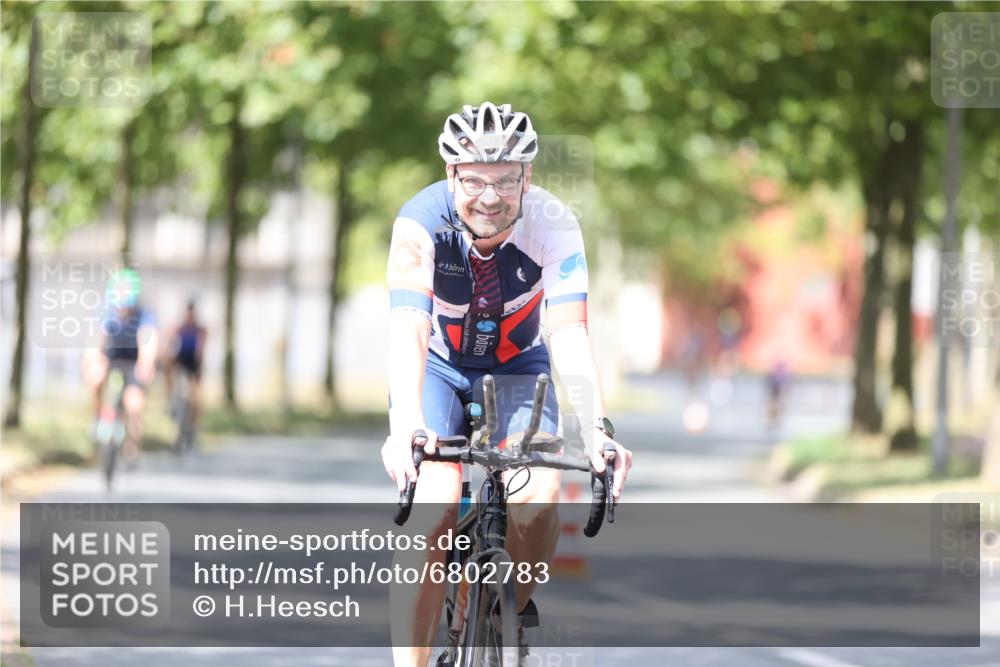 11.08.2024 - GEWOBA Citytriathlon Bremen H.Heesch http://msf.ph/oto/6802783 11.08.2024 12:04:20 Laufen  meine-sportfotos.de